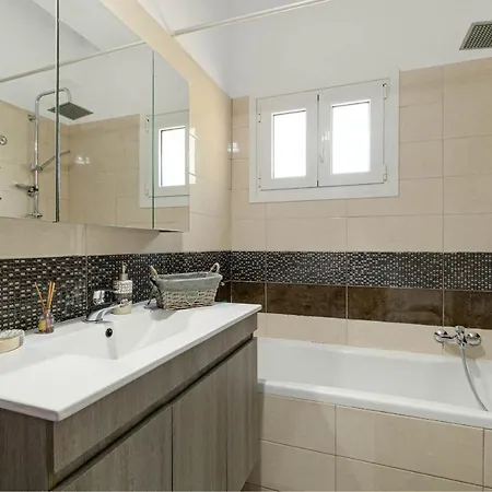 Thomas House Като-Коракиана